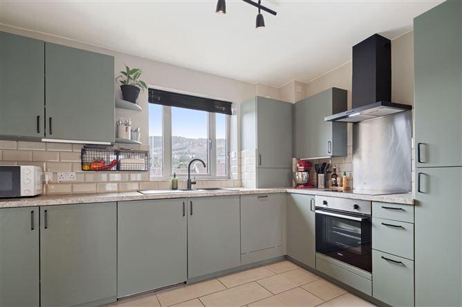 29 Cluain Shee, Aiken's Village, Sandyford, Dublin 18, D18RV06, historical listing image 5
