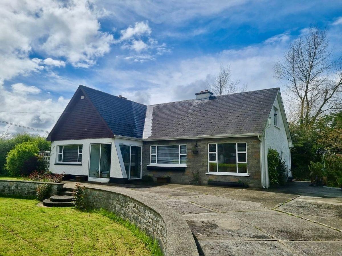 Killarney Road, Abbeyfeale, Co. Limerick, V94RRK2, historical listing image 1