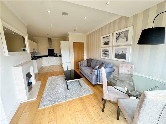 7 Willow Lodge, Farmleigh Avenue, Farmleigh Woods, Castleknock, Dublin 15, historical listing image 5