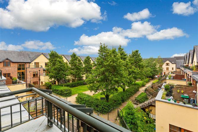 25 Woodbrook Park, Castleknock, Dublin 15, historical listing image 2