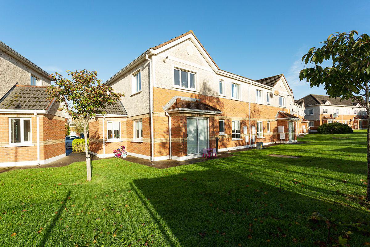 42 Rosedale Crescent, Clonee,, Dublin 15, Dublin, historical listing image 3
