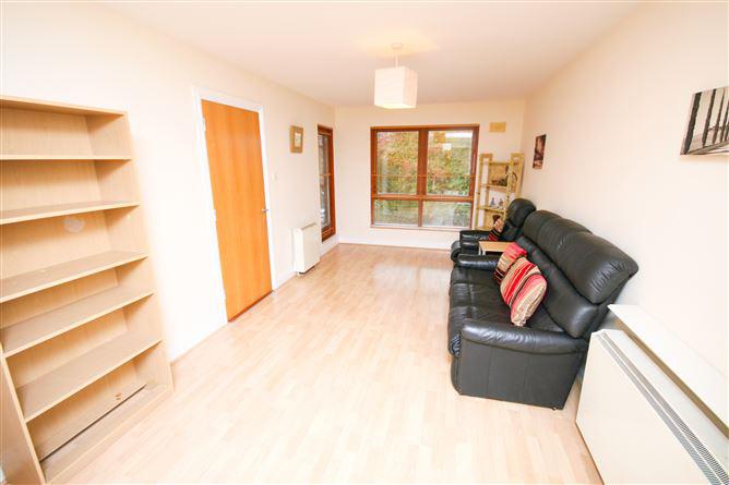7 Hunters Green, Hunterswood, Ballycullen, Dublin 24, historical listing image 3