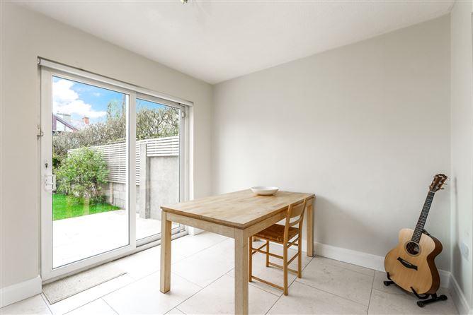 70 Beaufort Downs, Rathfarnham, Dublin 14, historical listing image 5