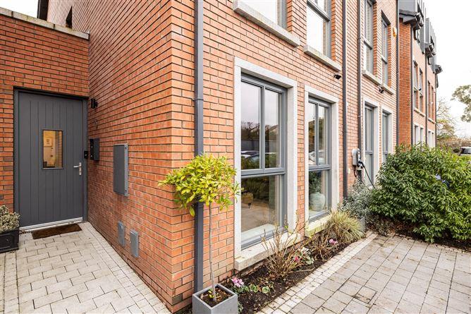 5 Auburn Green, Rochestown Ave, Dun Laoghaire, Co. Dublin, historical listing image 2