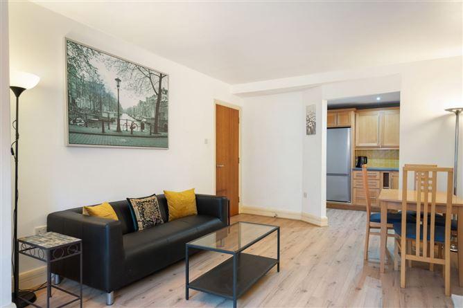 138 Adelaide Square, Whitefriar Street, Dublin 8, historical listing image 5