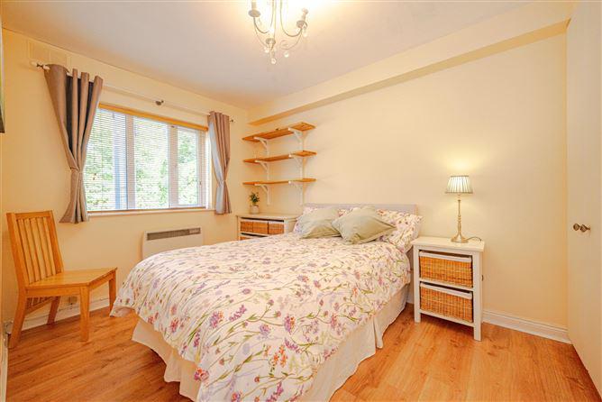 9 Angler's Rest, Beaver Row, Donnybrook, Dublin, historical listing image 5