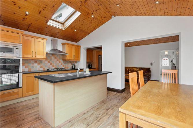 8 Sandyford Hall Close, Sandyford, Dublin 18, historical listing image 4