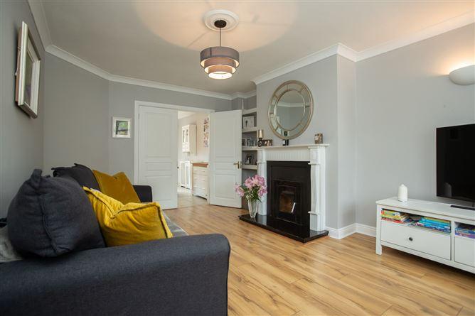 123 The Walk, Petitswood Manor, historical listing image 3