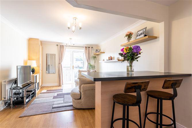 32 The Cedar, Cruagh Wood, Stepaside, Dublin 18, historical listing image 6