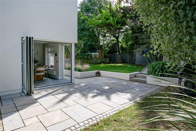 28 Woodfield, Scholarstown Road, Rathfarnham, Dublin 16, historical listing image 2