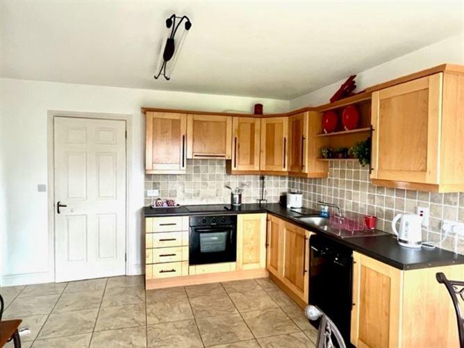 9 Barr na Sraidhe, Ballyheigue, Kerry, historical listing image 4
