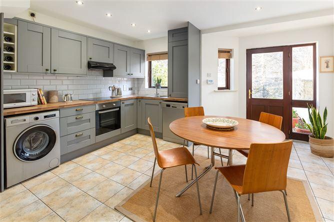 9, Montpelier Court, Dublin 7, historical listing image 5