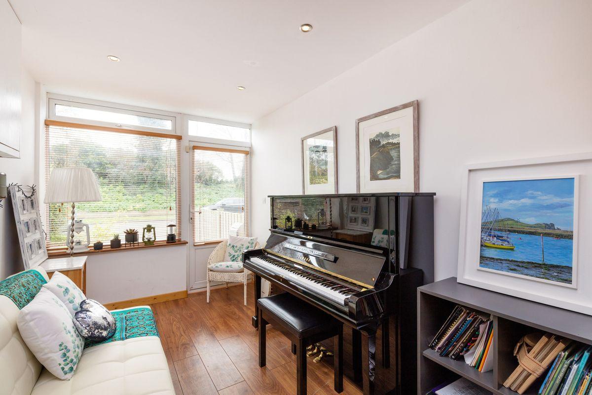 Original advertisement for 5 EVORA PARK, HOWTH, DUBLIN 13