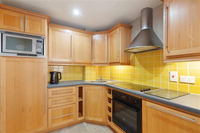 138 Adelaide Square, Whitefriar Street, Dublin 8, historical listing image 5