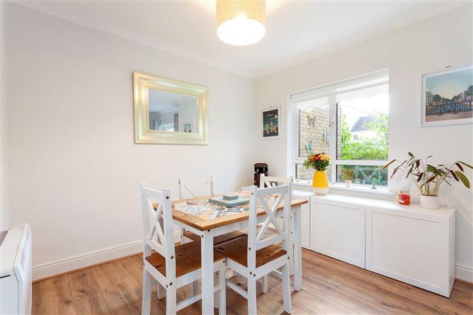 25 The Courtyard, Clonsilla Road, Clonsilla, Dublin 15, historical listing image 5