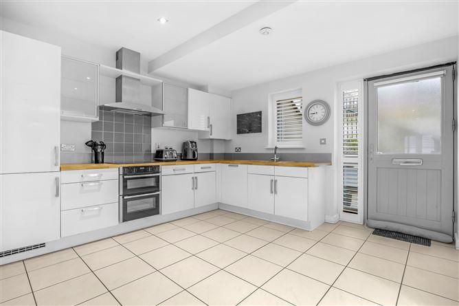 50 Parkview, Robswall, Malahide, County Dublin, historical listing image 5