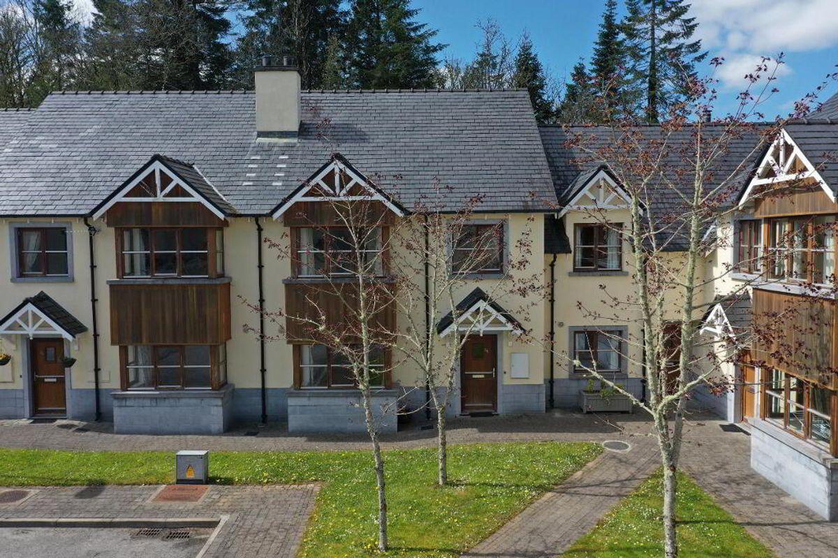 34 O'Carolan's Court, Kilronan, Ballyfarnon, Boyle, Co. Roscommon, F52XY38, historical listing image 3