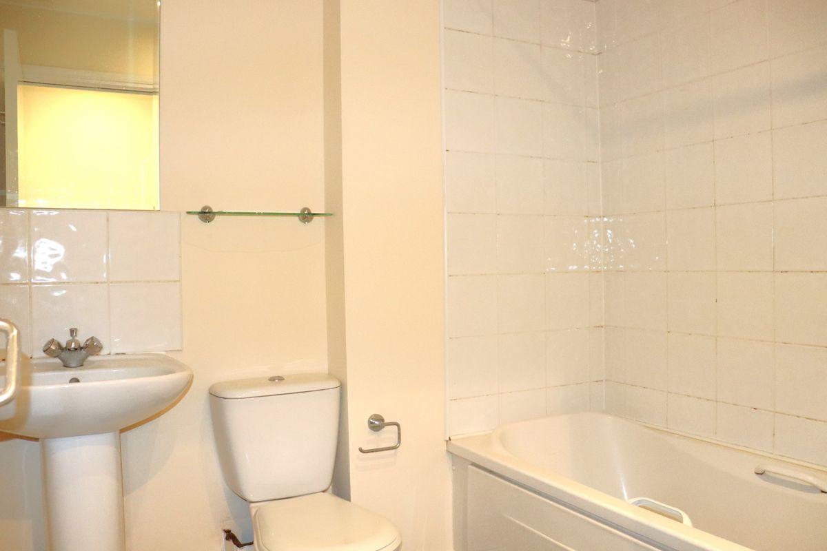 Apartment 63, Fishermans Quay, Grove Island, Corbally, Co. Limerick, V94FF80, historical listing image 6