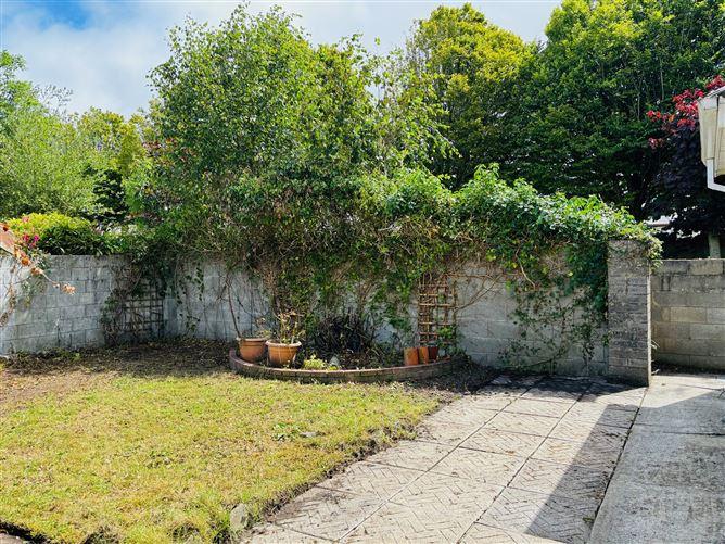 17 Park Avenue, Ennis, Ennis, Co. Clare, V95Y13W, historical listing image 3