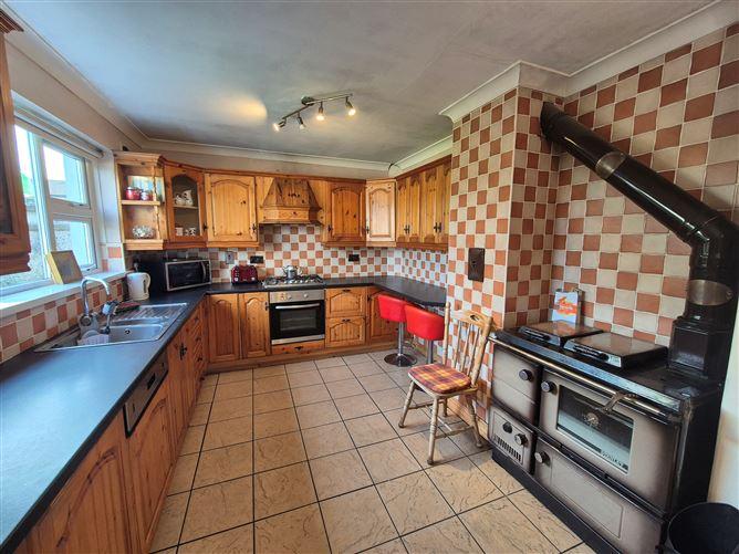 150 Greenhills Estate, Ballina, Mayo, historical listing image 6