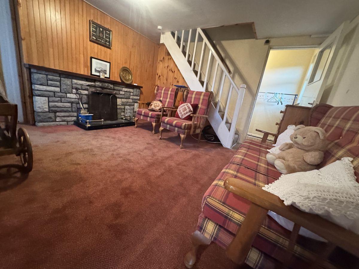 Hill Top, Reenard, Cahersiveen, Co. Kerry, V23RF10, historical listing image 5