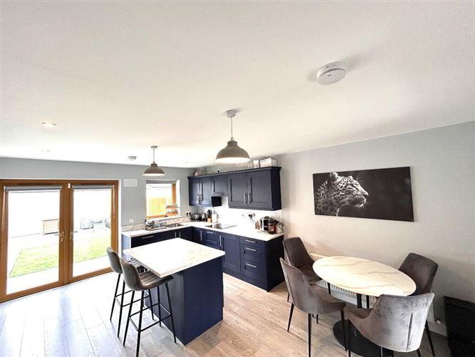 63 The Laurels, Avourwen, Drogheda, Meath, historical listing image 6