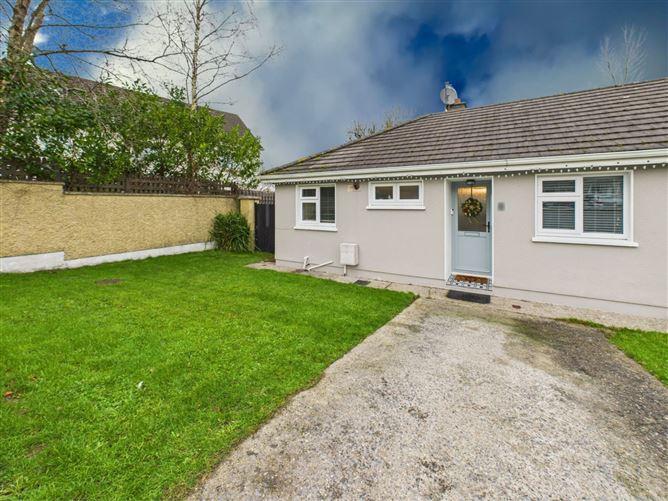 8 Knockboy Village, Ballygunner, Waterford, Waterford City, Co. Waterford, historical listing image 1