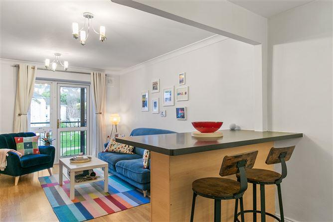 32 The Cedar, Cruagh Wood, Stepaside, Dublin 18, historical listing image 4
