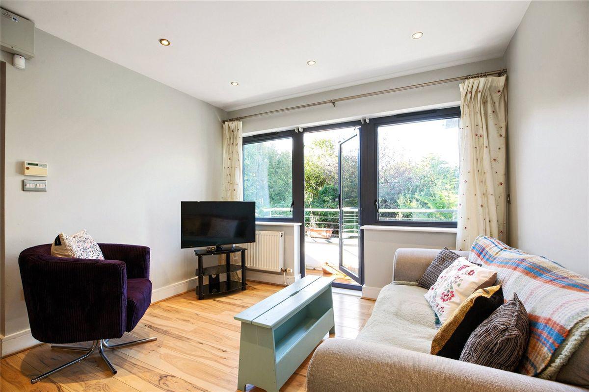 16 Brennanstown Court, Brennanstown, Cabinteely, Dublin 18, historical listing image 2
