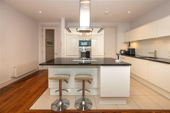 124 The Elysian, Port Lane, Cork, historical listing image 3