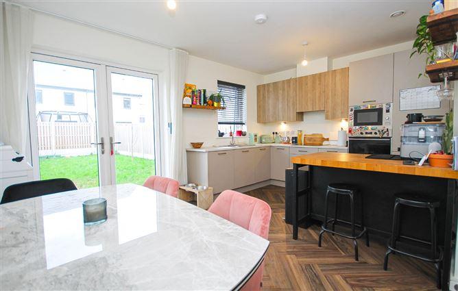 31 Parkleigh Crescent, Seven Mills, Clondalkin, Dublin 22, historical listing image 6