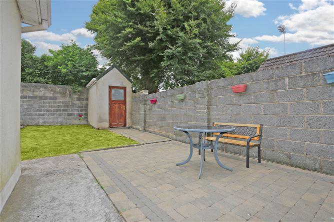 7 Oakwood, Sixmilebridge, Clare, historical listing image 5