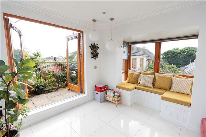 44 Oak Hall, The Hill, Malahide, County Dublin, historical listing image 5