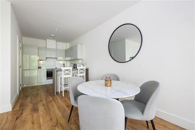 4 Sycamore Hall, Larkfield Way, Leopardstown, Dublin 18, historical listing image 4