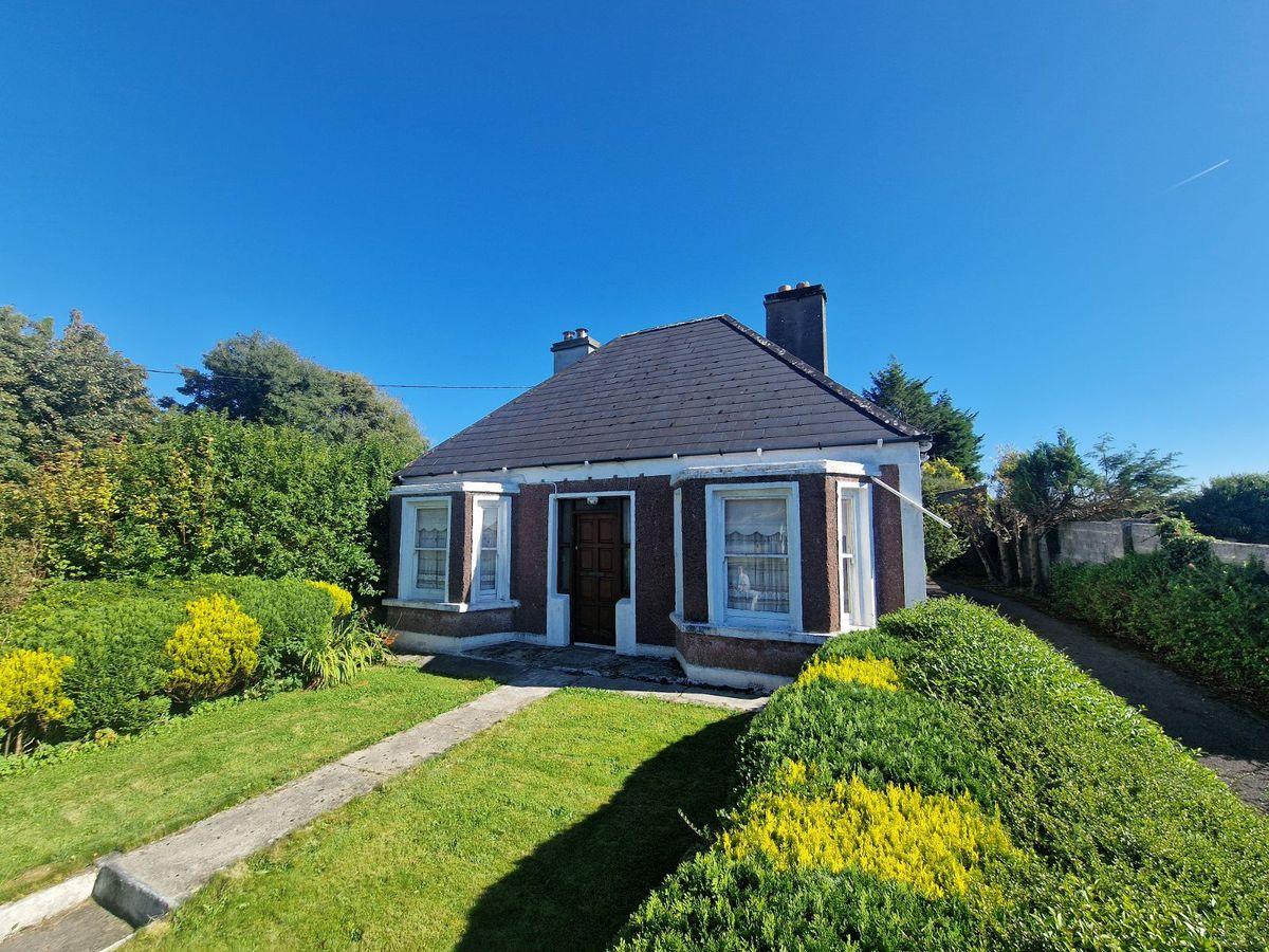 Knock Road, Claremorris, Claremorris, Co. Mayo, F12HP73, historical listing image 1