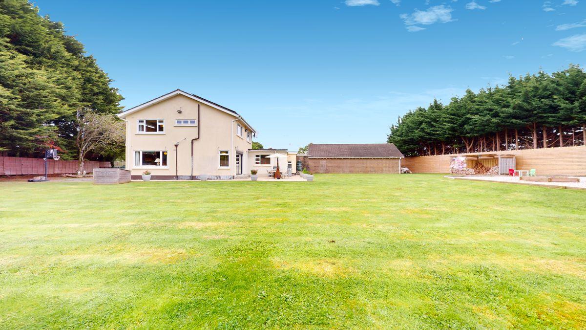 Robin Hill, Ballymana Lane, Tallaght, Dublin 24, D24E7Y8, historical listing image 1