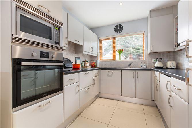 6, Frankfort Court, Dublin 14, historical listing image 5