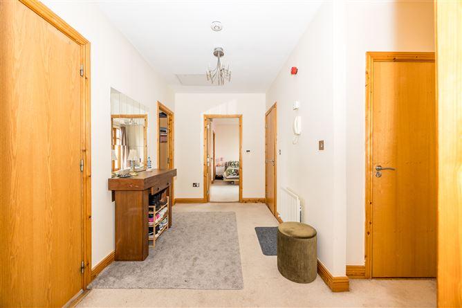 31 Woodbrook Hall, Castleknock, Dublin 15, historical listing image 2