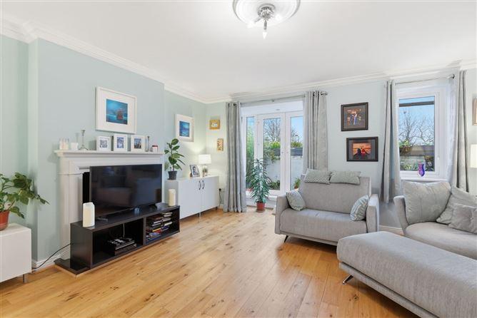 16, Larkfield Square, Co. Dublin, historical listing image 3