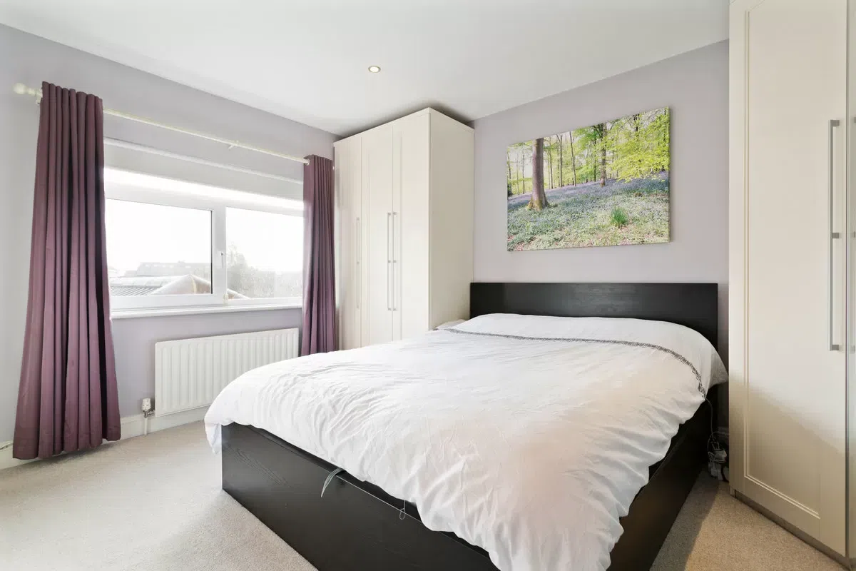 28 Glencairn Rise, The Gallops, Leopardstown, Dublin 18, historical listing image 6