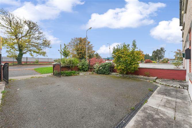 8, Palmerstown Court, Dublin 20, historical listing image 2