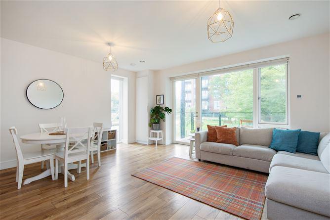 4 Sycamore Hall, Larkfield Way, Leopardstown, Dublin 18, historical listing image 3