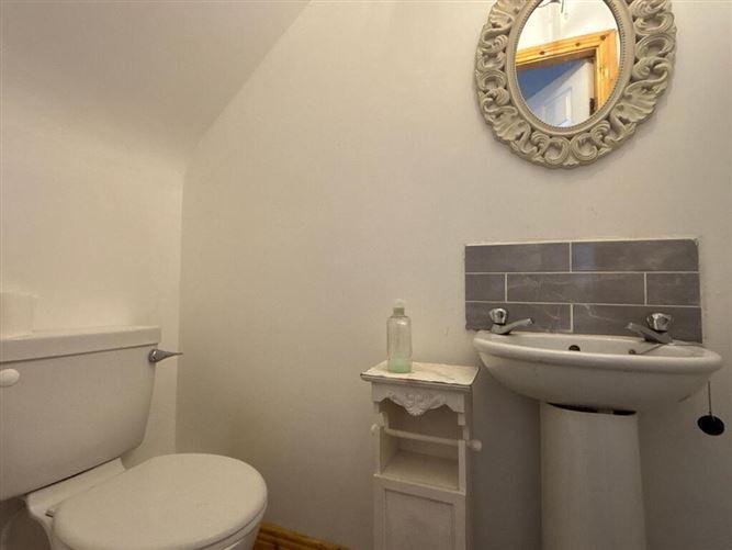 91 Glenoaks Close, Clonmel, Co. Tipperary, historical listing image 5