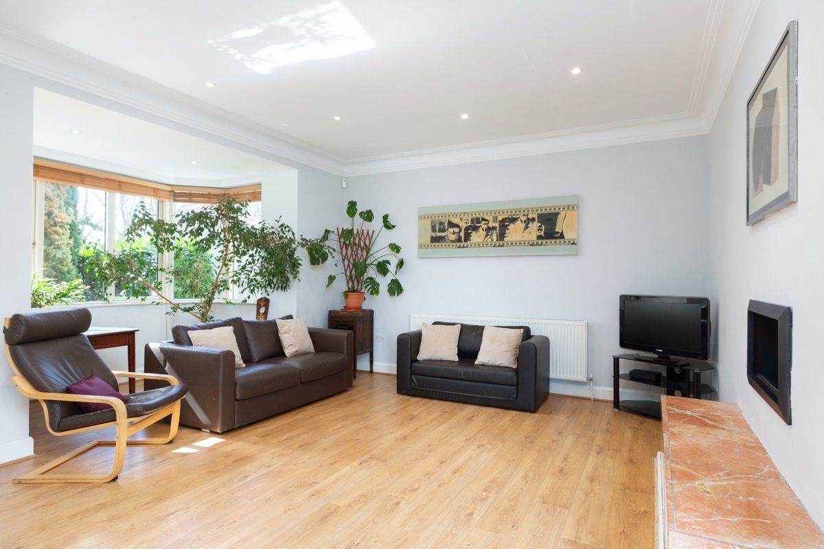 29 Landscape Crescent, Churchtown, Dublin 14, D14DT73, historical listing image 4