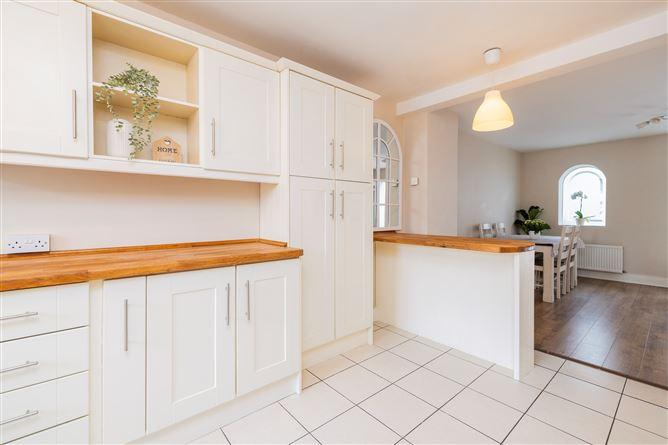 44 Hunters Walk Hunterswood, Ballycullen, Dublin 24, historical listing image 4