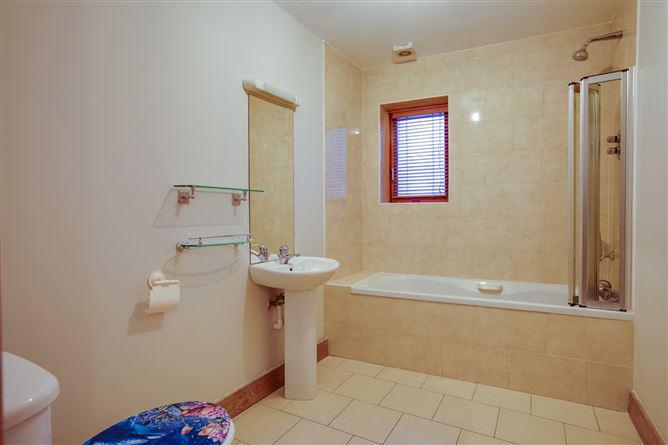 21 Montgomery Court, Foley Street, Dublin 1, historical listing image 4