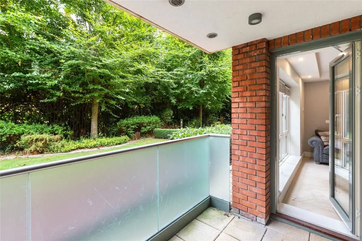 42 Shrewsbury Square, Ballsbridge, Dublin 4, historical listing image 5