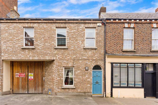8 Grattan Street, Grand Canal Dk, Dublin 2, historical listing image 1