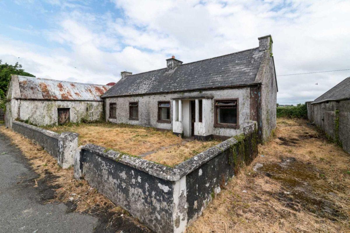 Clooneenbaun (Rockfield), Oran., Roscommon Town, Co. Roscommon, F42VW84, historical listing image 1