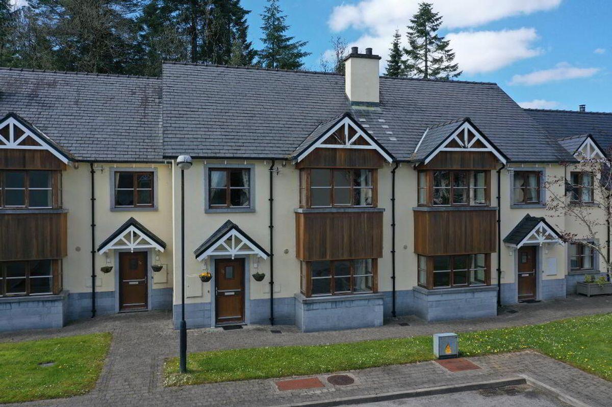 34 O'Carolan's Court, Kilronan, Ballyfarnon, Boyle, Co. Roscommon, F52XY38, historical listing image 1
